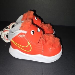 Nike Furry Toddler Shoes 4C 🧡 Smiley Face